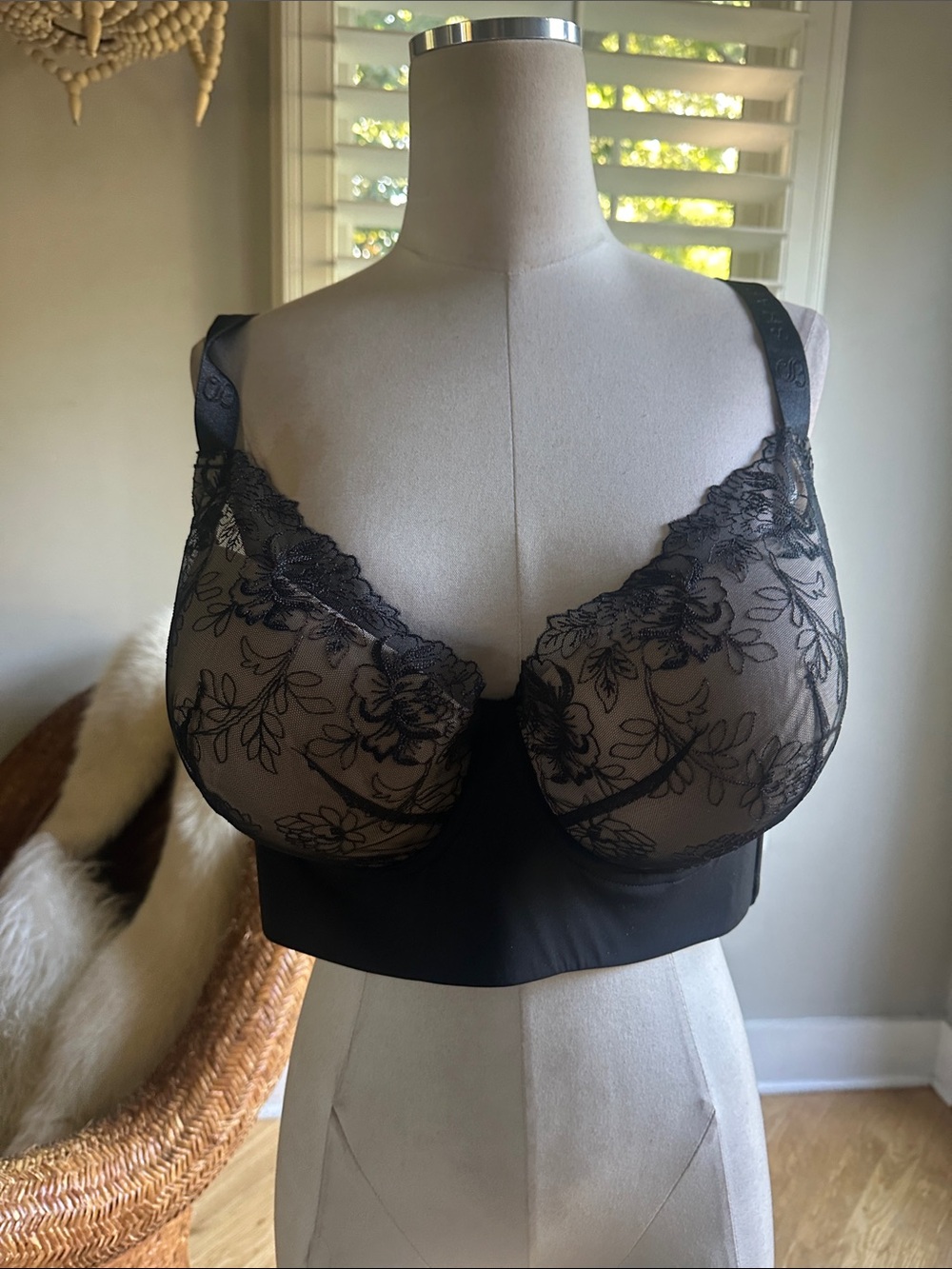 SHAPELLX BACK SMOOTHING BLACK LACE UNDERWIRE BRA 46 D NEW NO TAGS